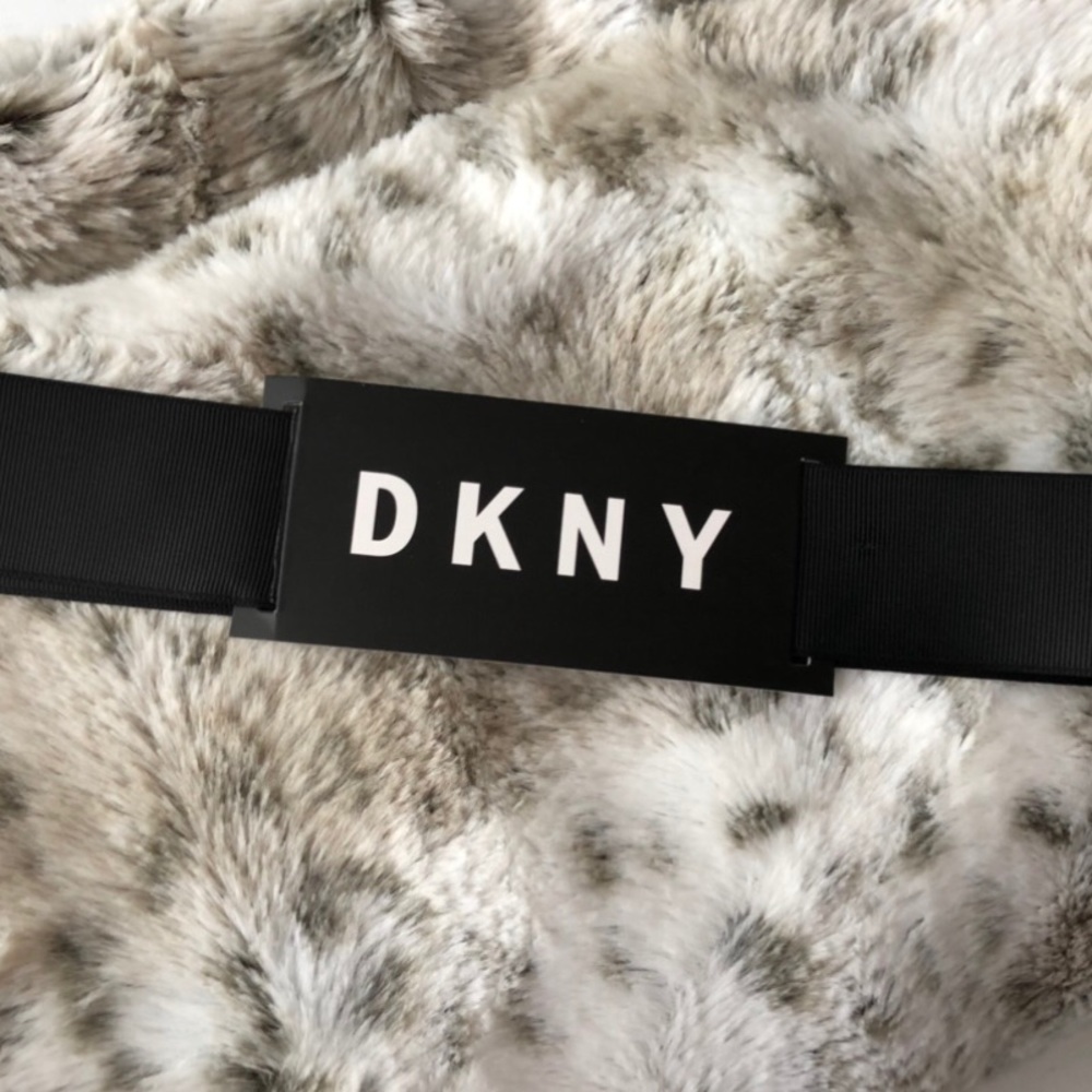 Faux fur throw